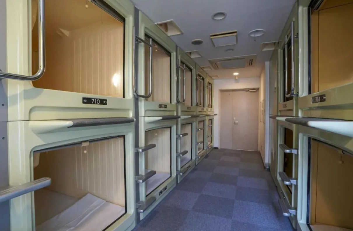 Capsule Hotel Suginoya
